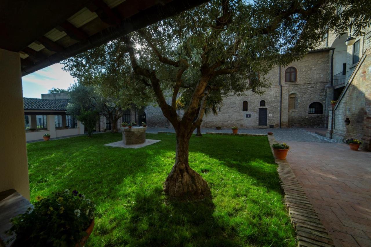Il Monastero Di Bevagna Bed and Breakfast Εξωτερικό φωτογραφία