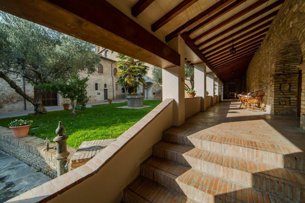 Il Monastero Di Bevagna Bed and Breakfast Εξωτερικό φωτογραφία